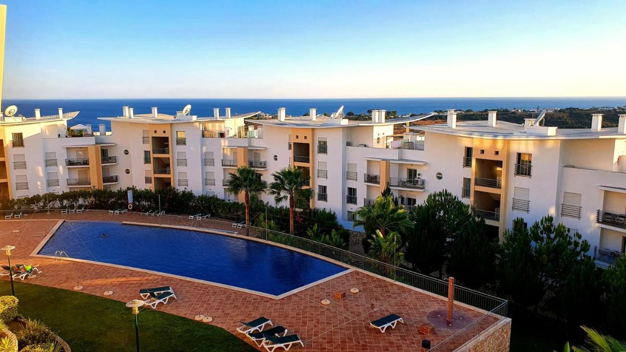 Sunny Apartment With Sea View In Albufeira Exterior foto