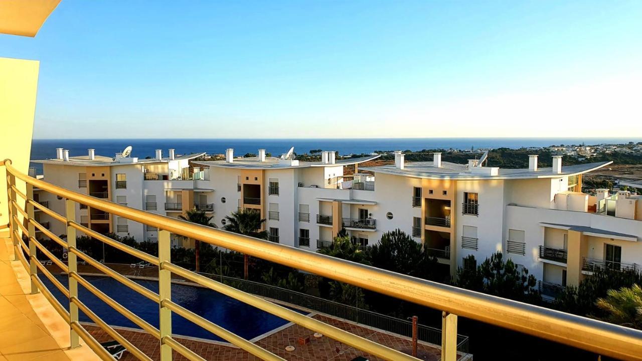 Sunny Apartment With Sea View In Albufeira Exterior foto