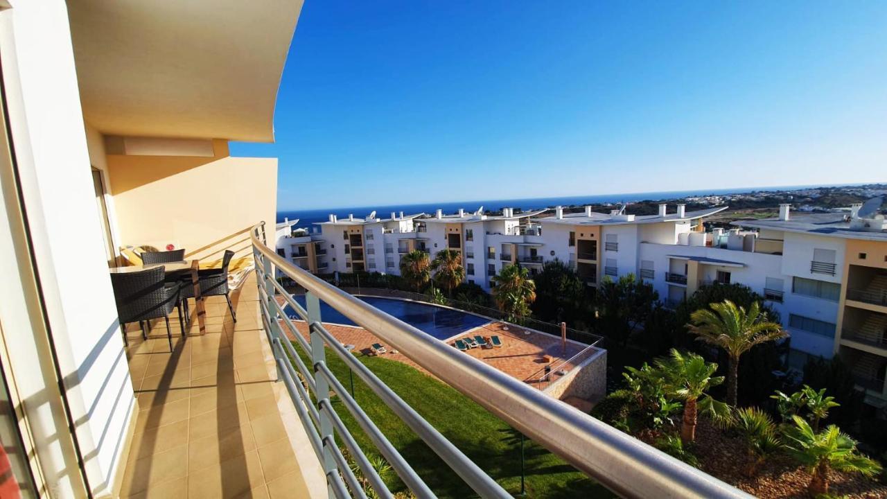 Sunny Apartment With Sea View In Albufeira Exterior foto